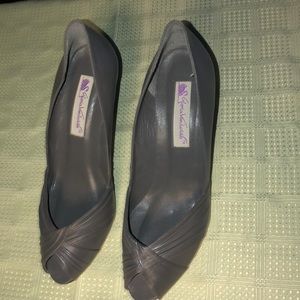 Gloria Vanderbilt Women’s Leather Open Toe Heels